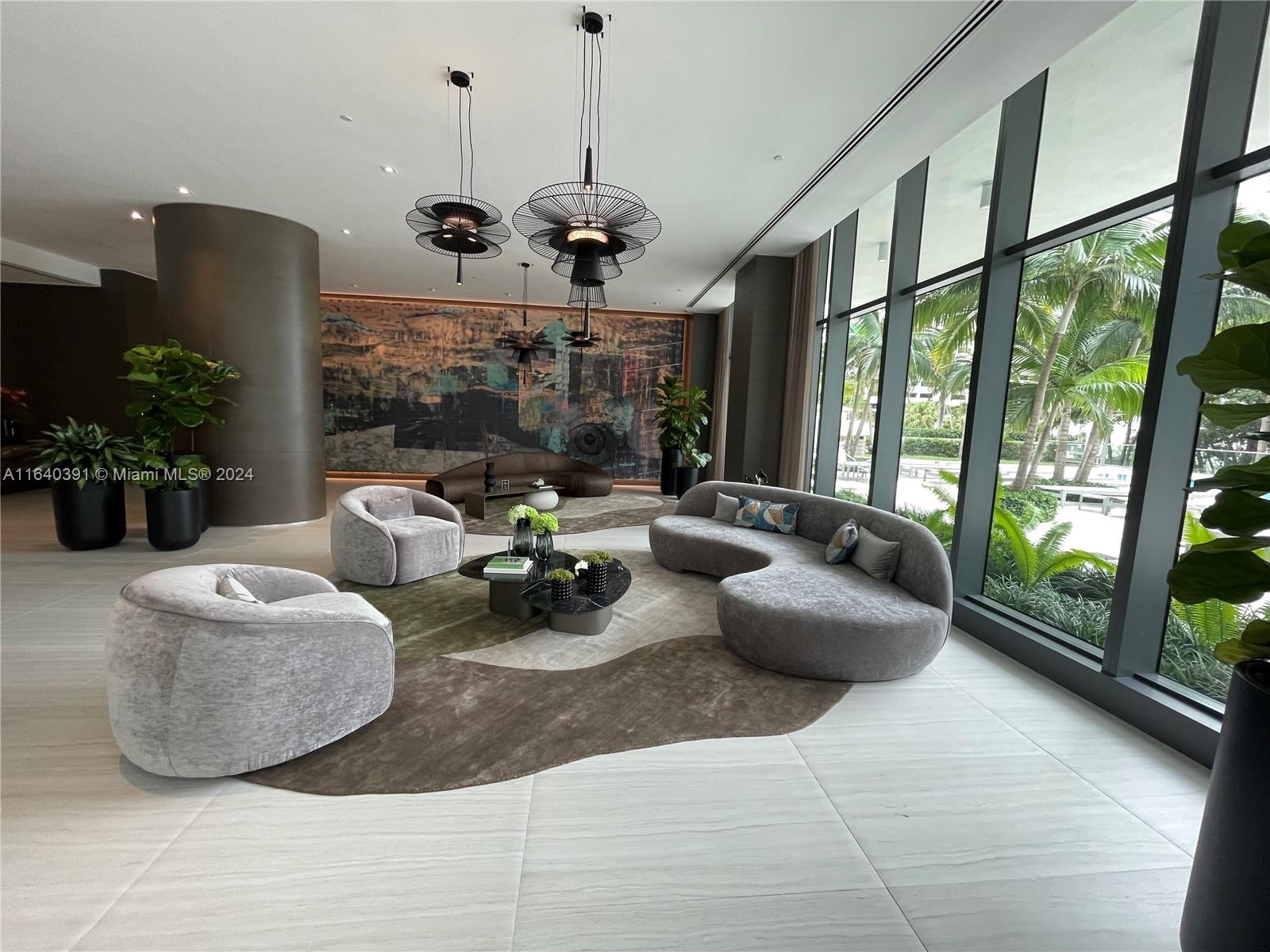460 NE 28 ST # 2501