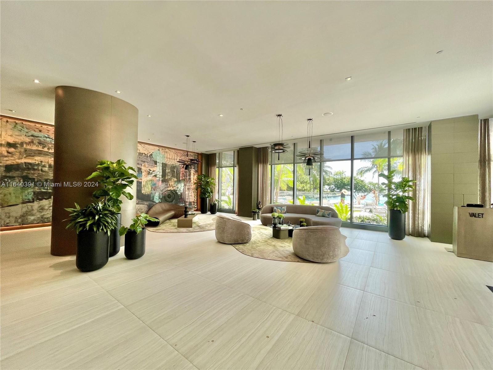 460 NE 28 ST # 2501