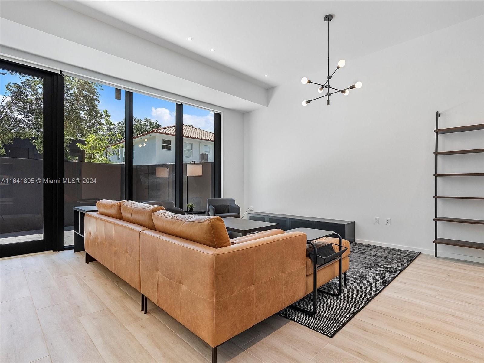 3156 SW 27th Ave # 101