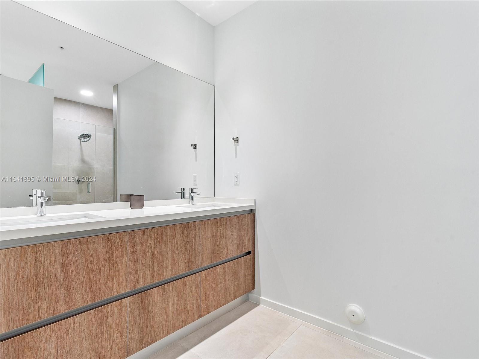 3156 SW 27th Ave # 101