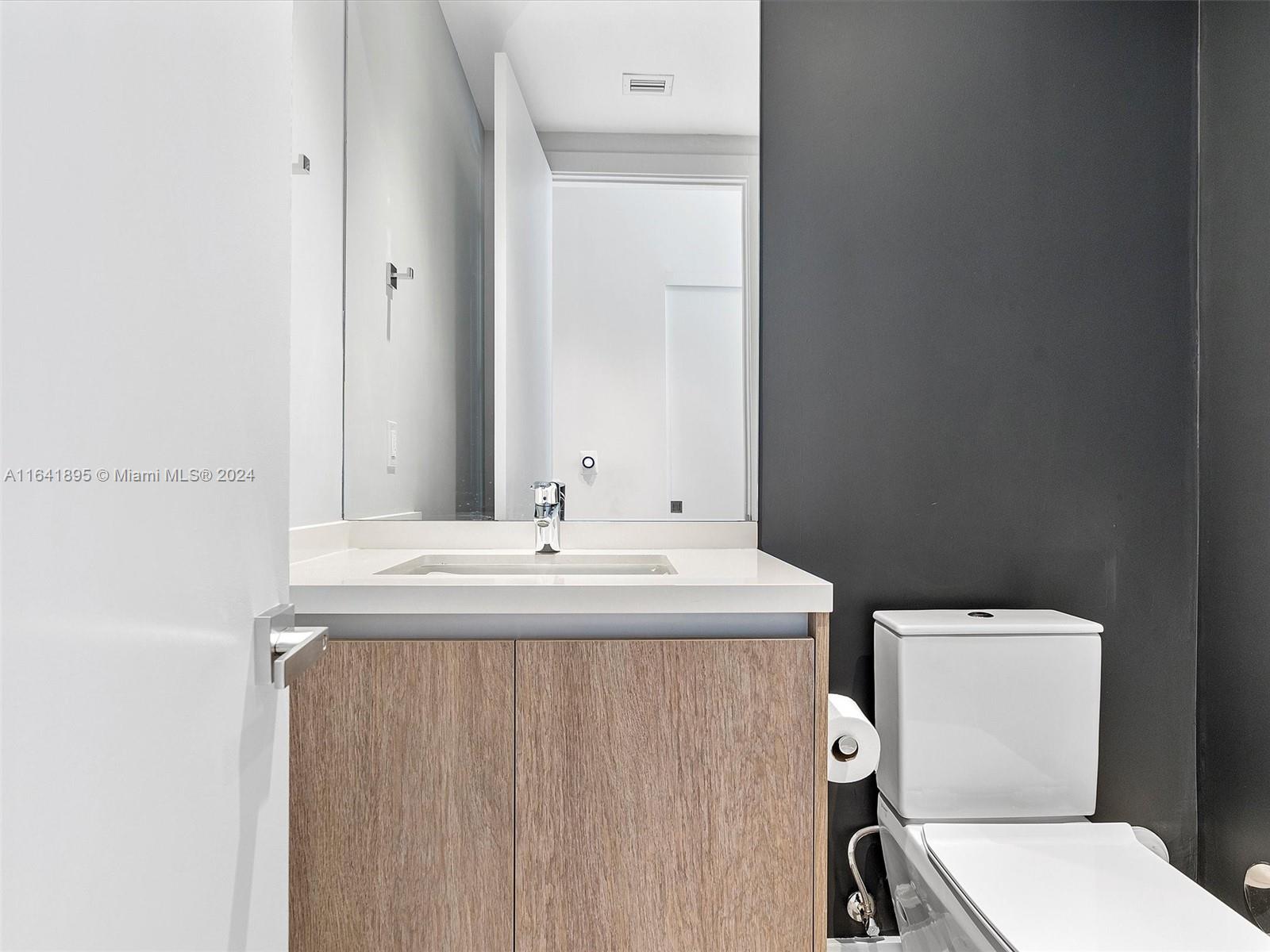 3156 SW 27th Ave # 101