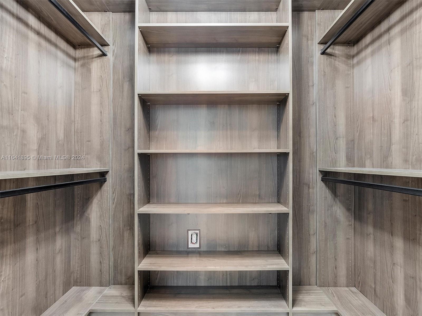 3156 SW 27th Ave # 101