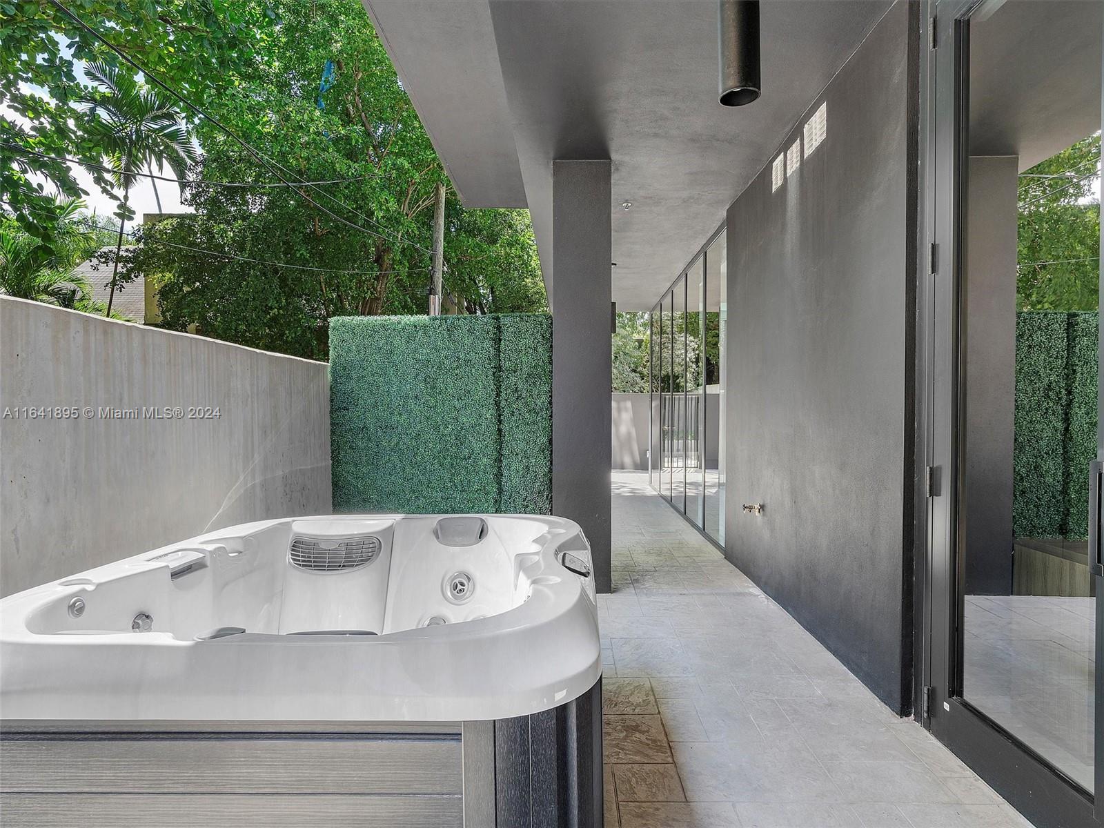 3156 SW 27th Ave # 101