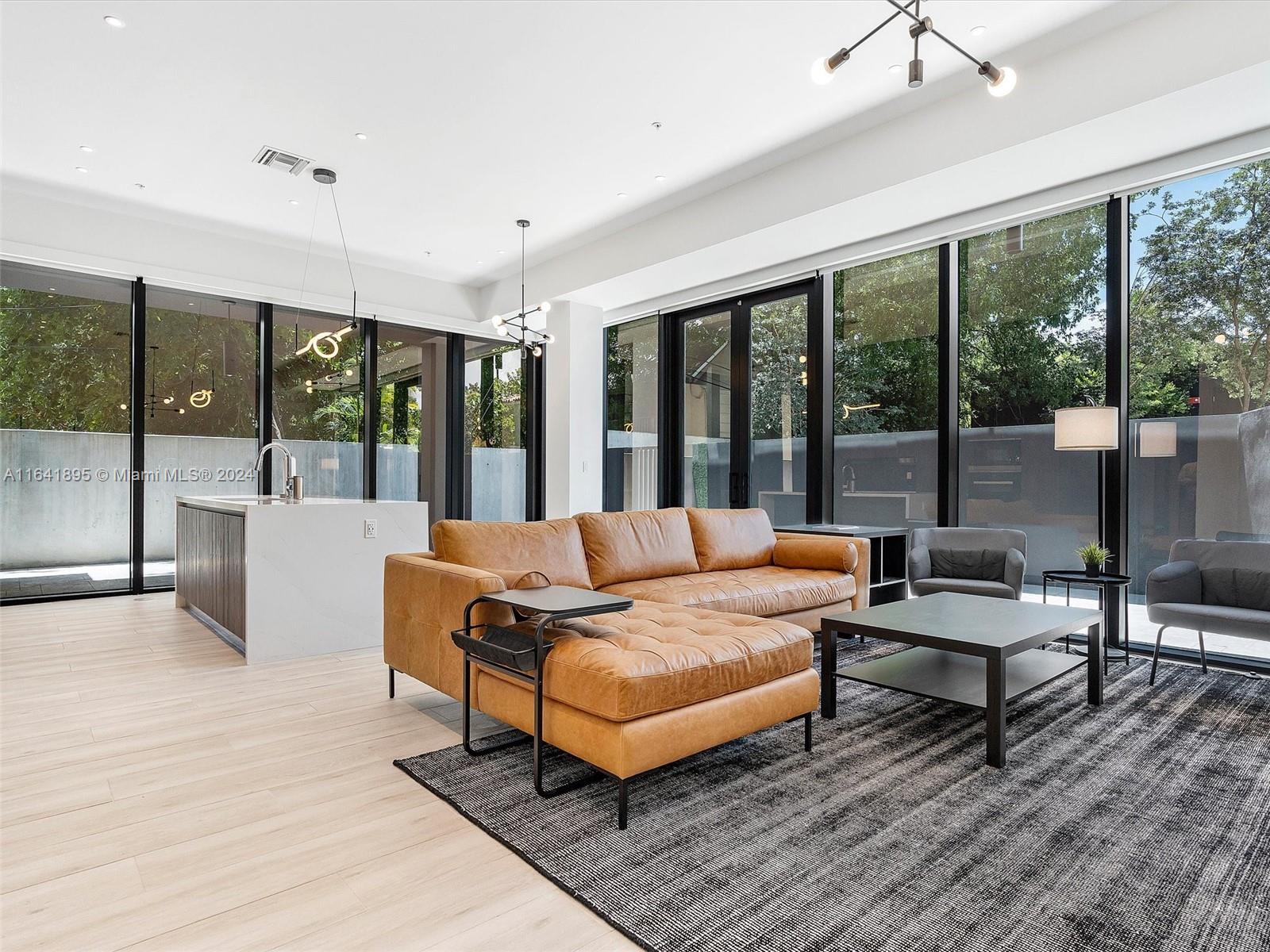 3156 SW 27th Ave # 101