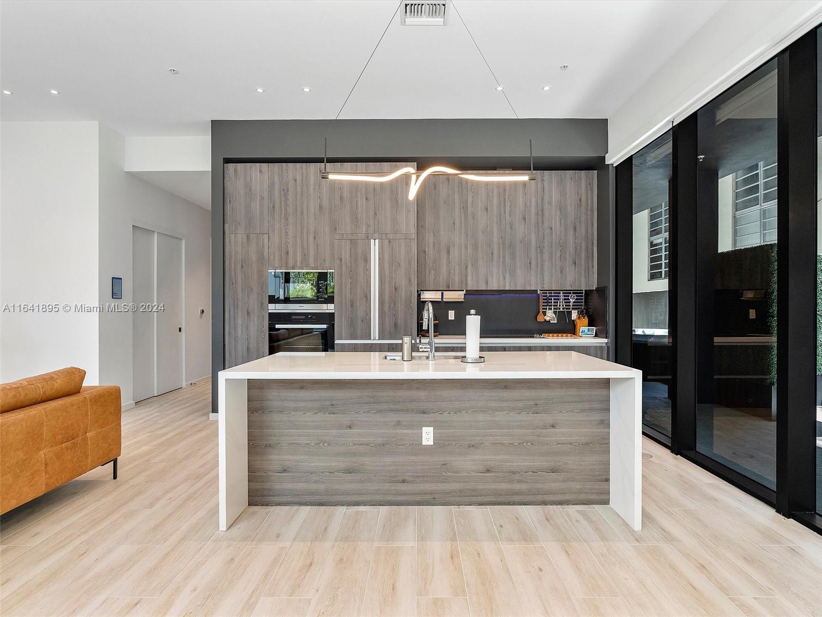 3156 SW 27th Ave # 101