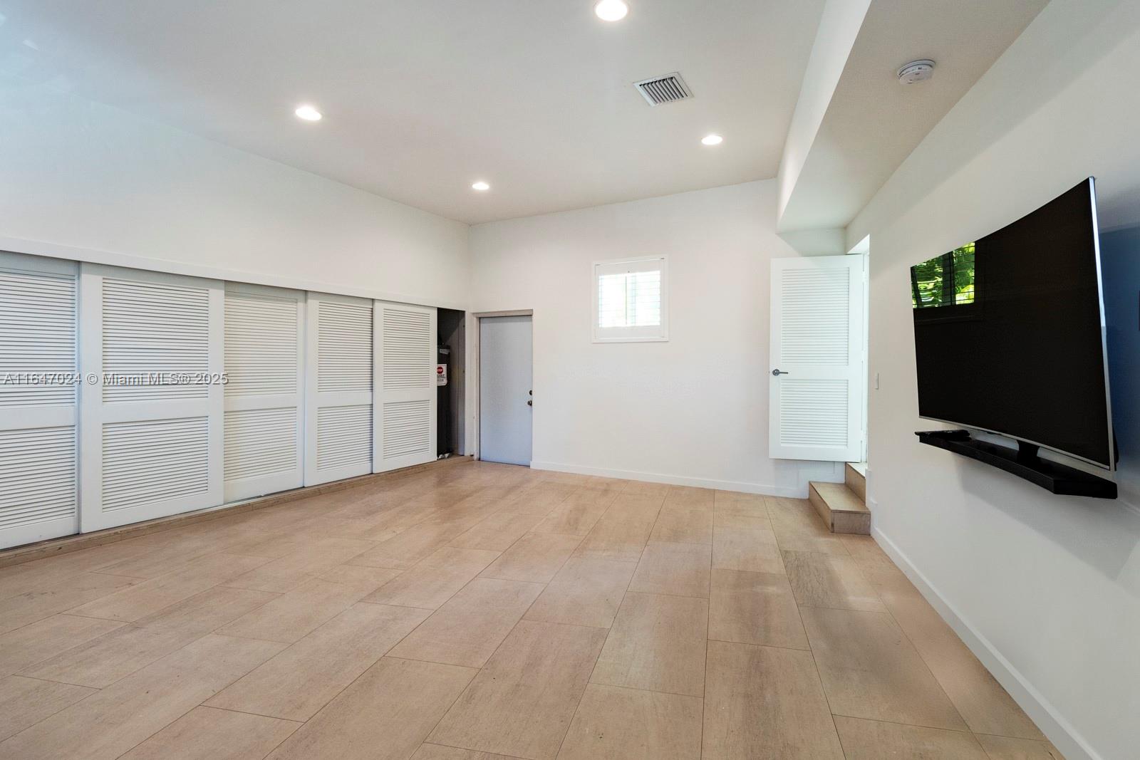 57 Samana Dr