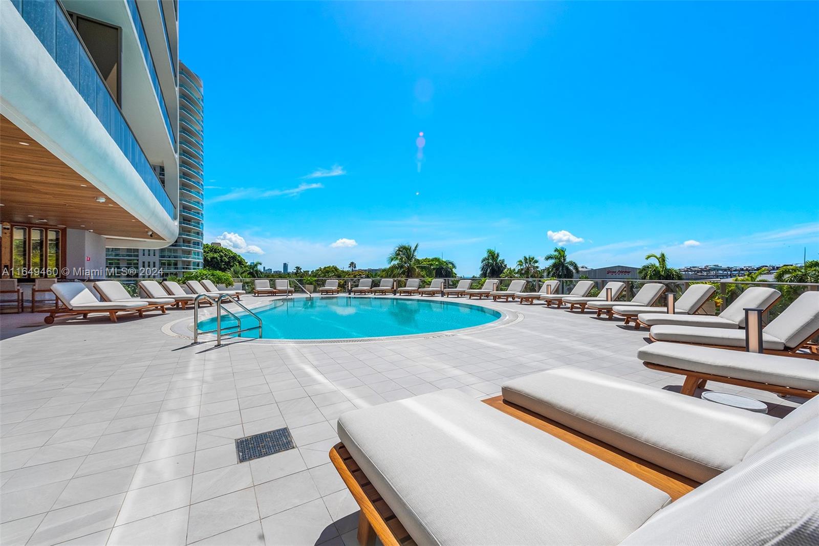 2655 S Bayshore Dr # 602