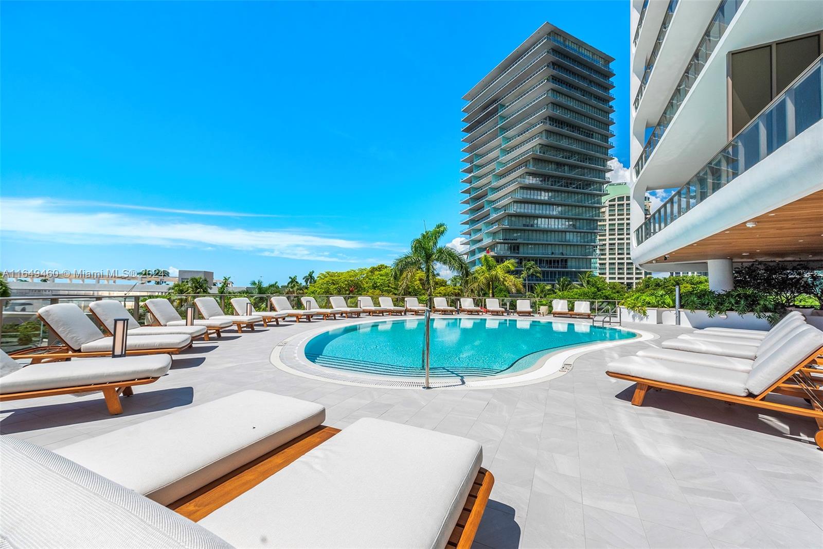 2655 S Bayshore Dr # 602