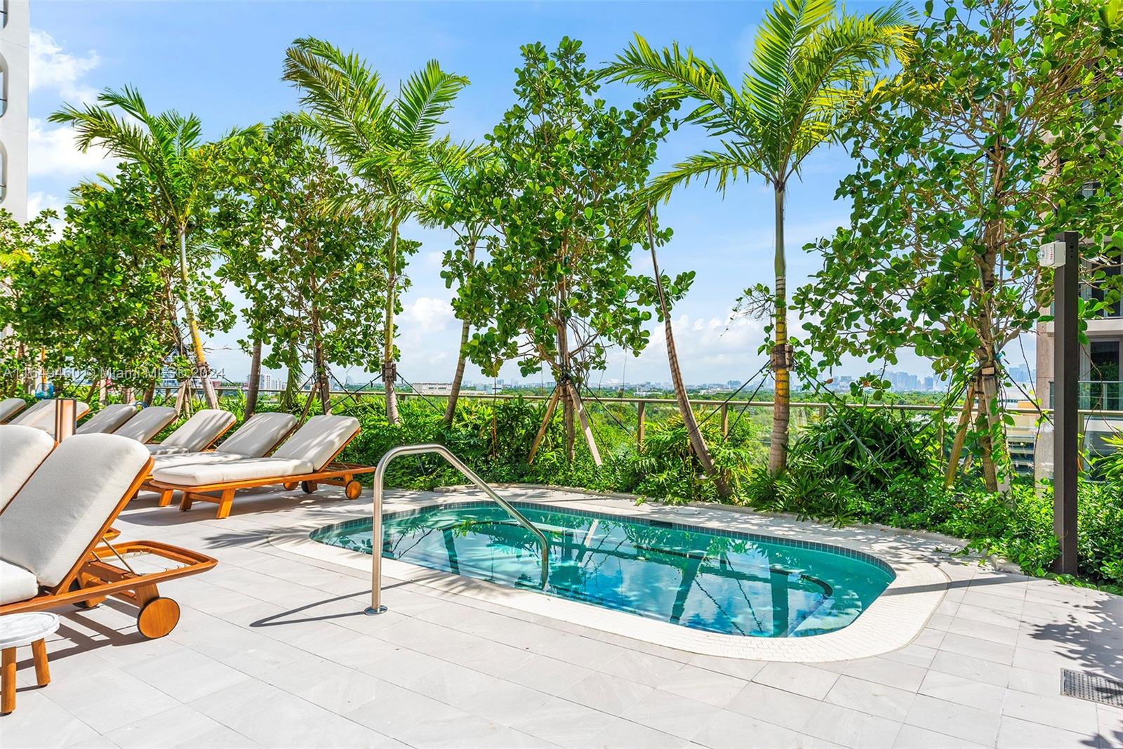 2655 S Bayshore Dr # 602