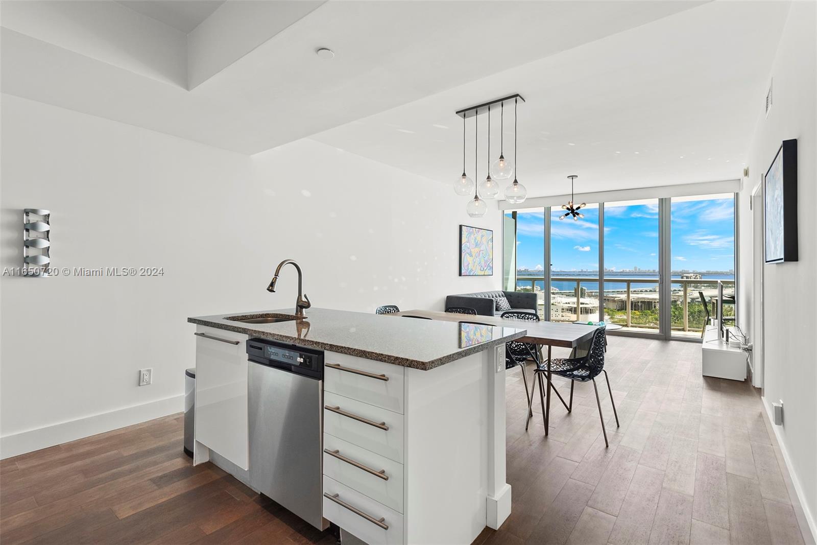 888 Biscayne Blvd # 1711