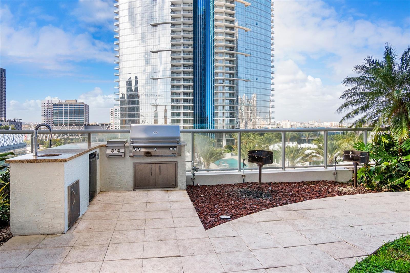 888 Biscayne Blvd # 1711