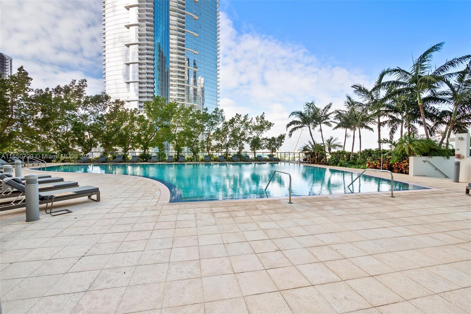 888 Biscayne Blvd # 1711