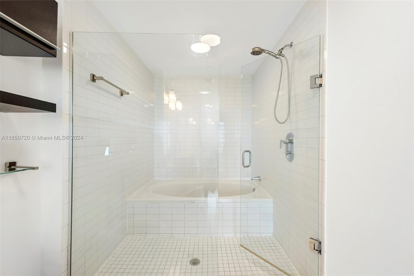 888 Biscayne Blvd # 1711