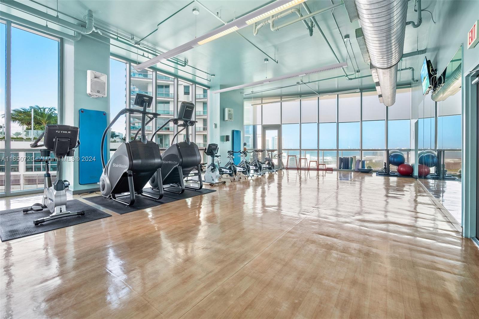 888 Biscayne Blvd # 1711