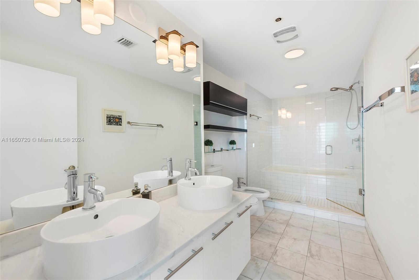 888 Biscayne Blvd # 1711