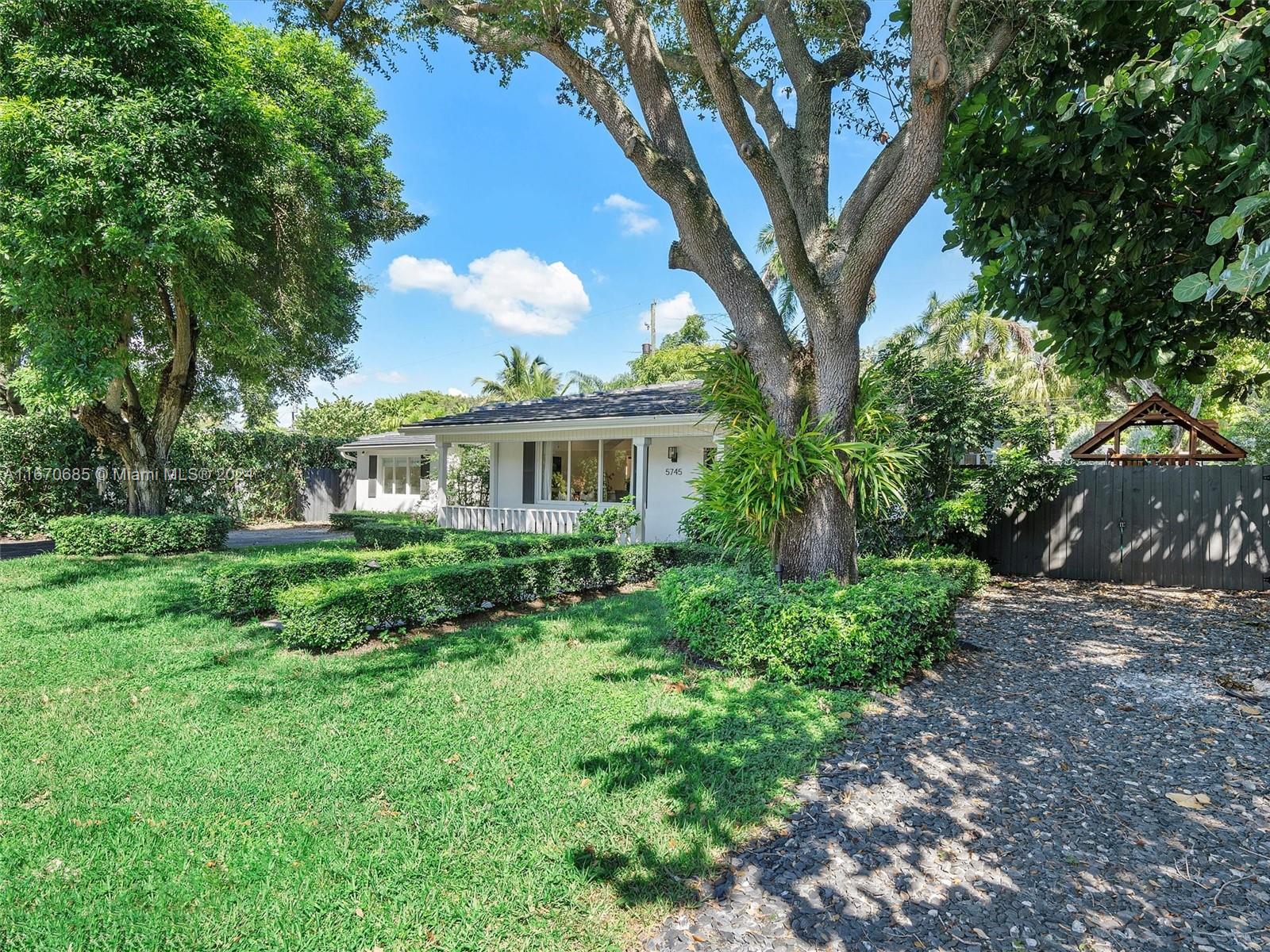 5745 SW 51 St