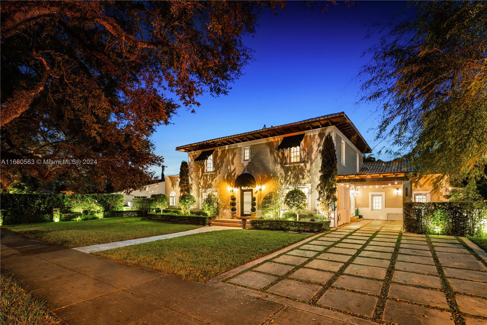 1706 Country Club Prado