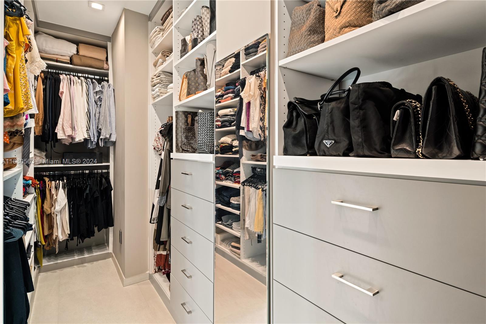 1706 Country Club Prado