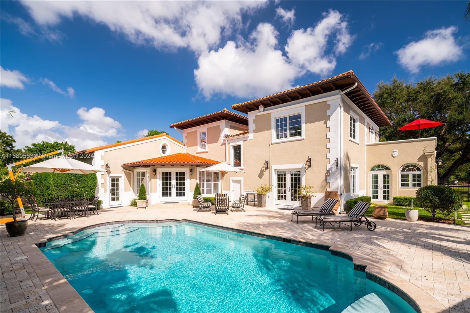 1706 Country Club Prado