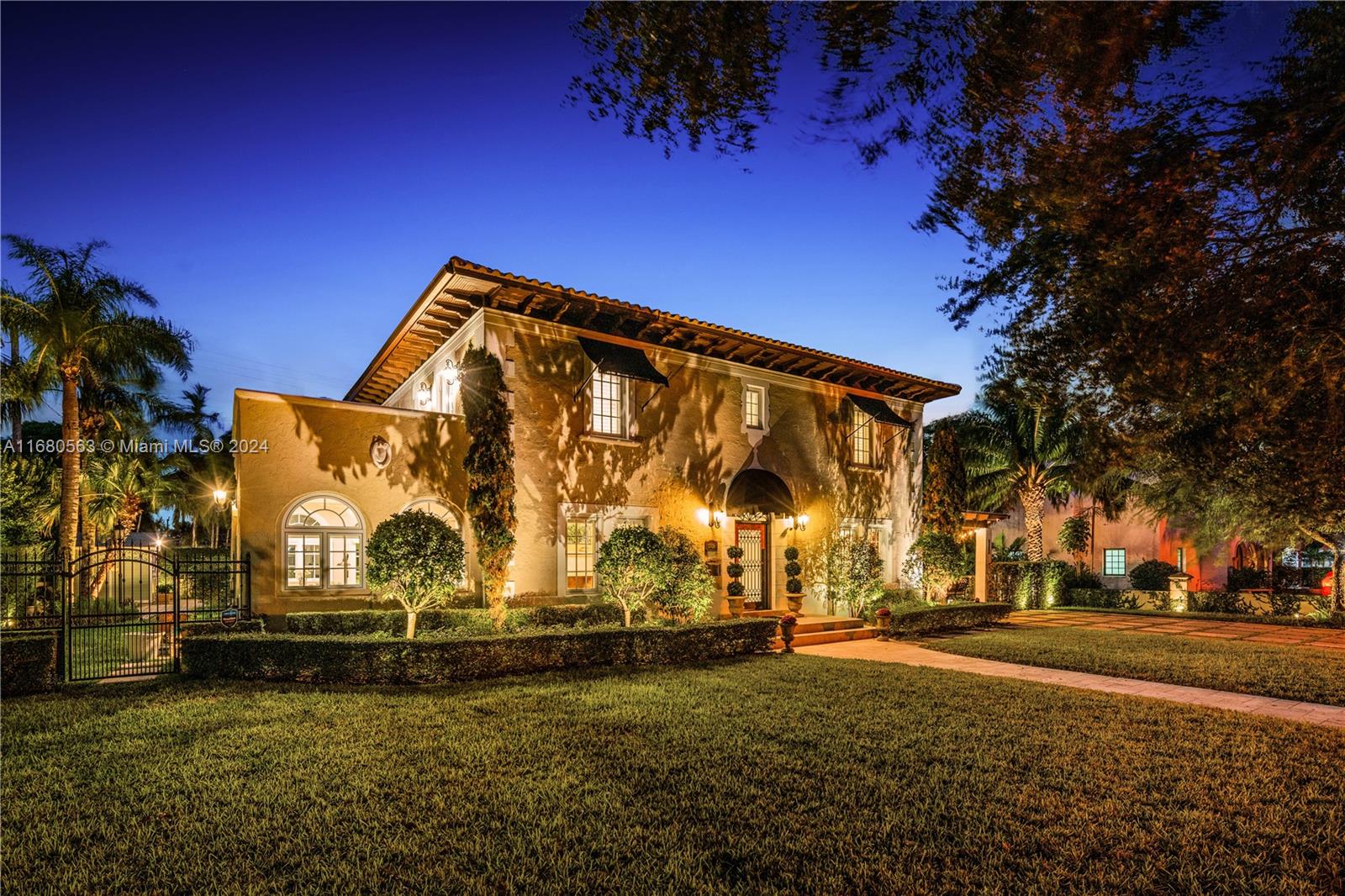 1706 Country Club Prado