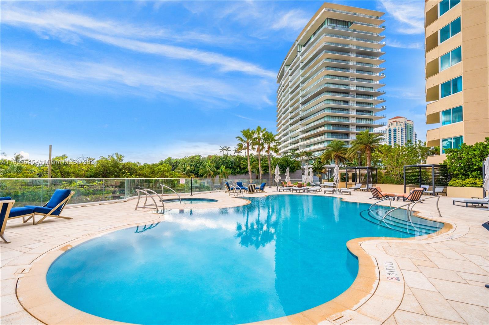300 S Pointe Dr # 1901