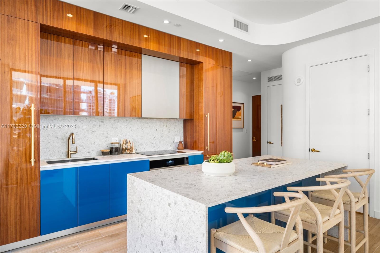 2655 S Bayshore Drive # 1109