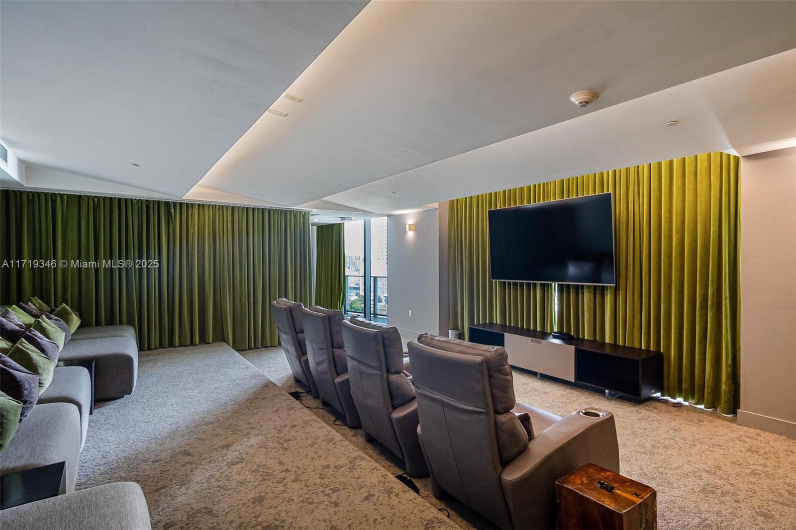 488 NE 18th St # 401