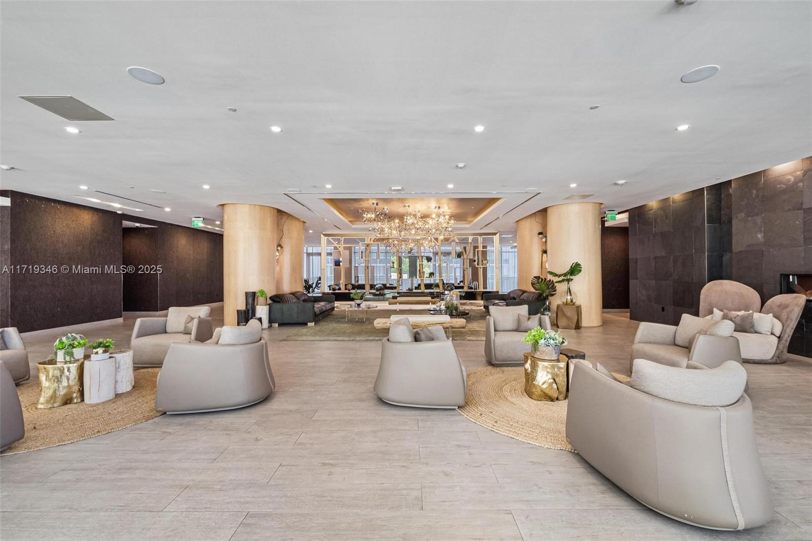 488 NE 18th St # 401