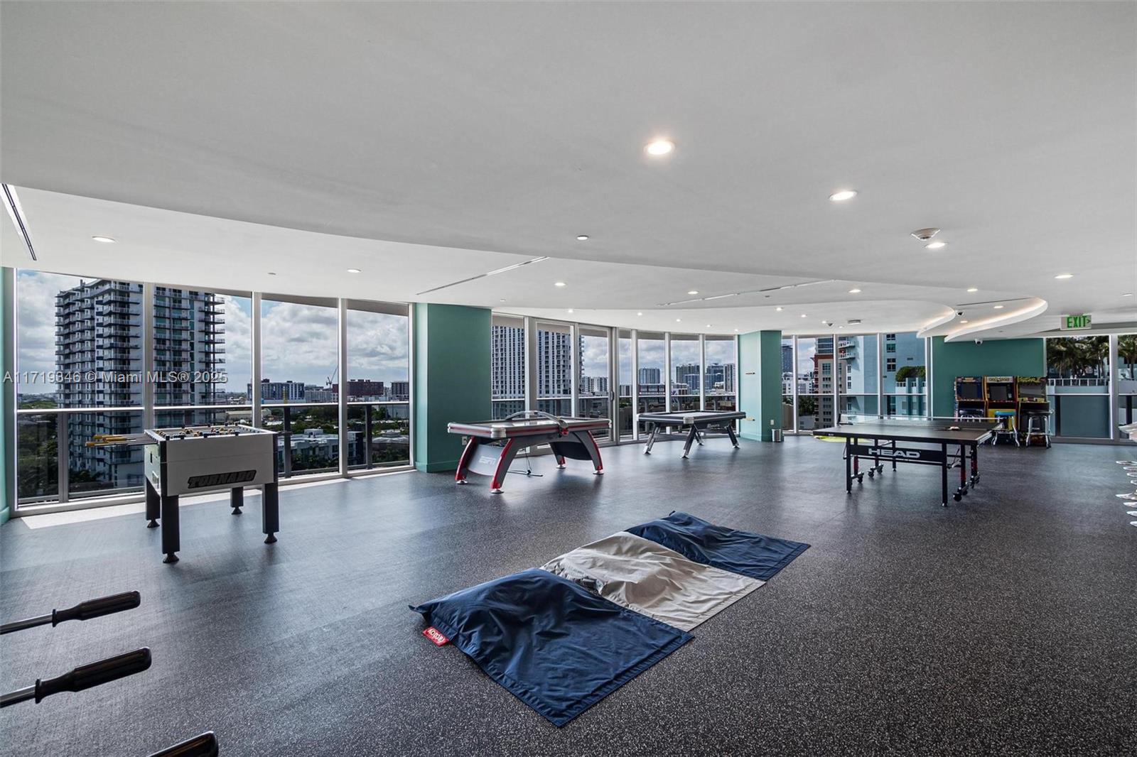 488 NE 18th St # 401