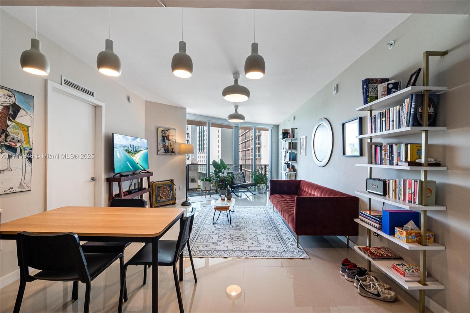 488 NE 18th St # 401