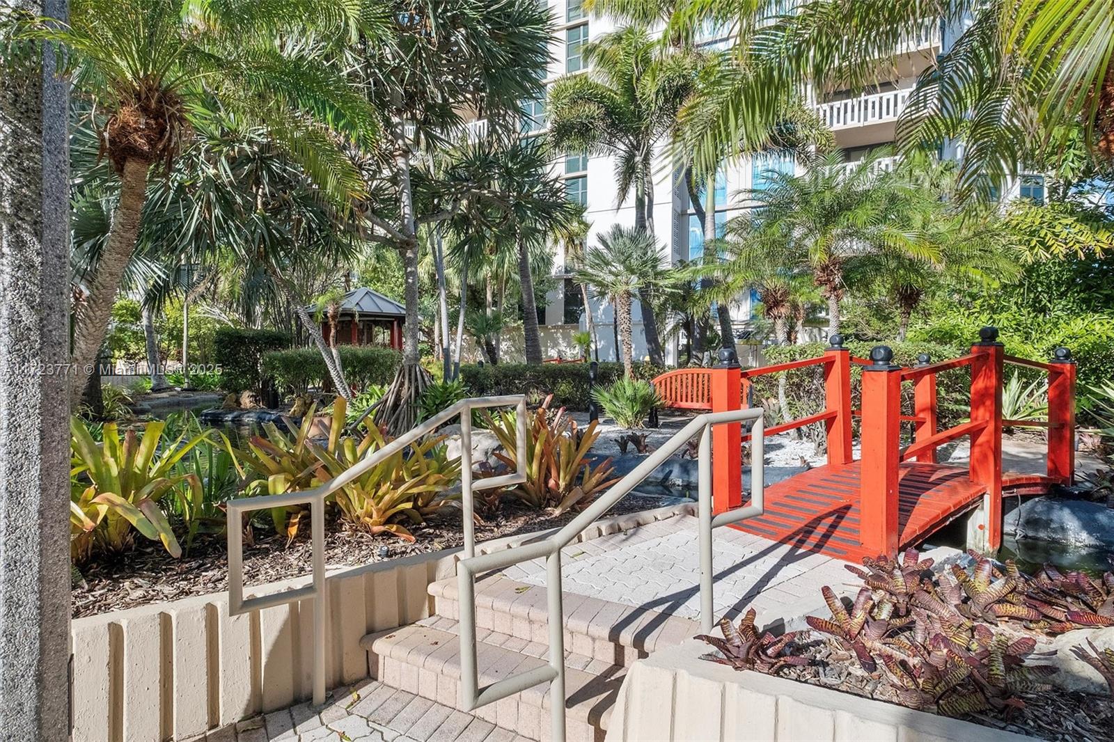 1111 Crandon Blvd # C906