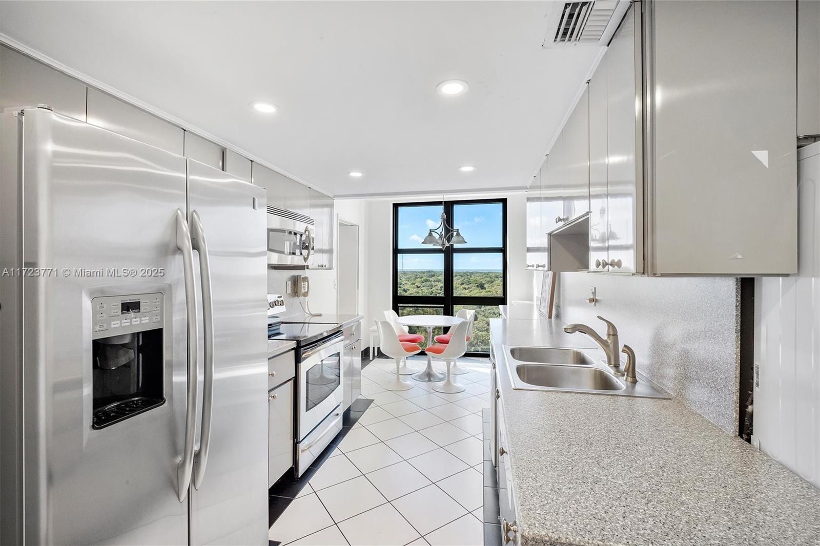 1111 Crandon Blvd # C906