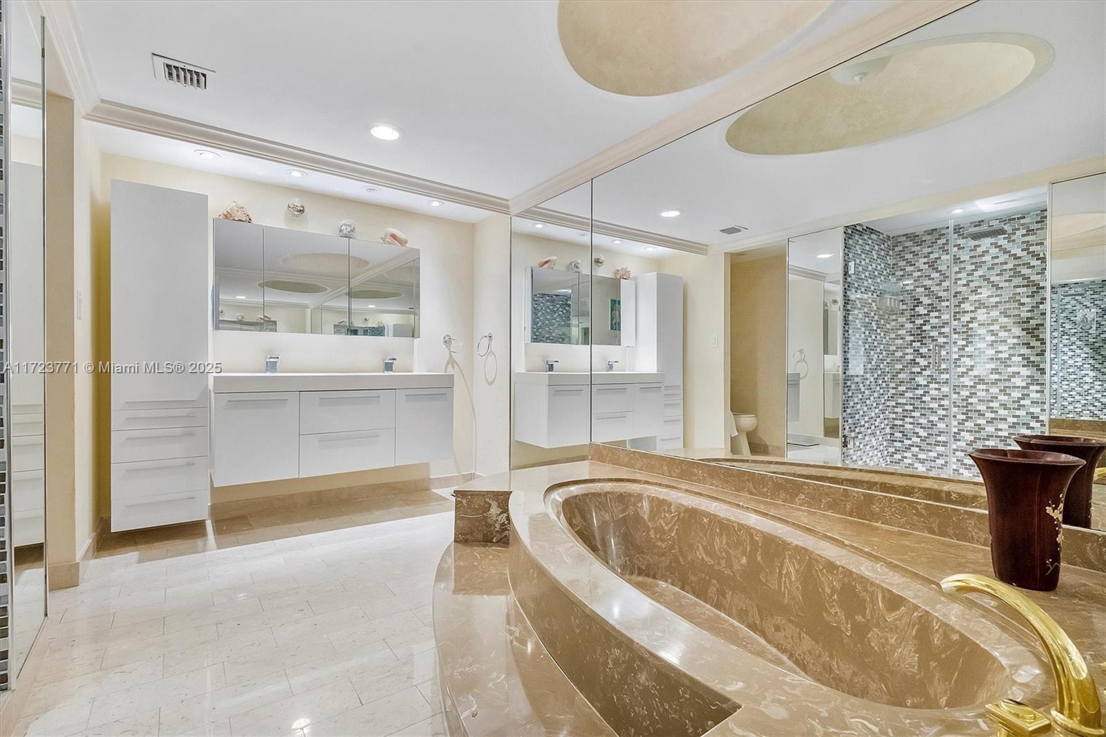 1111 Crandon Blvd # C906