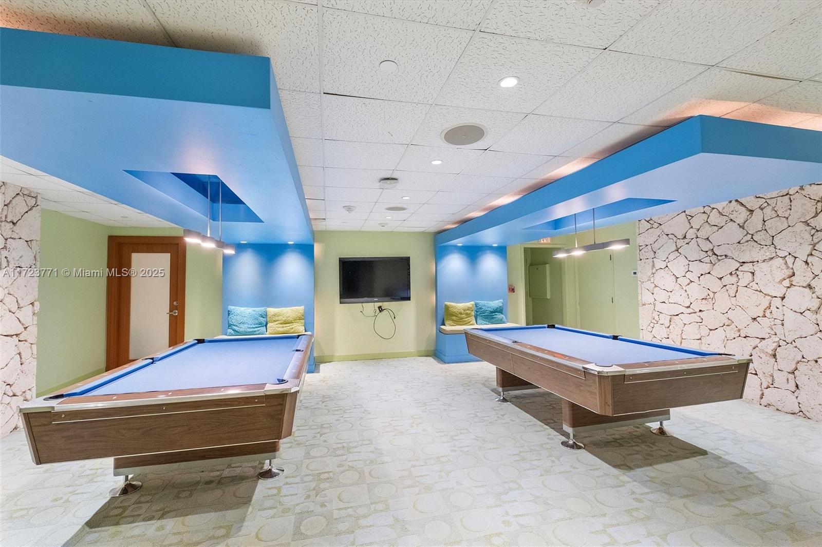 1111 Crandon Blvd # C906