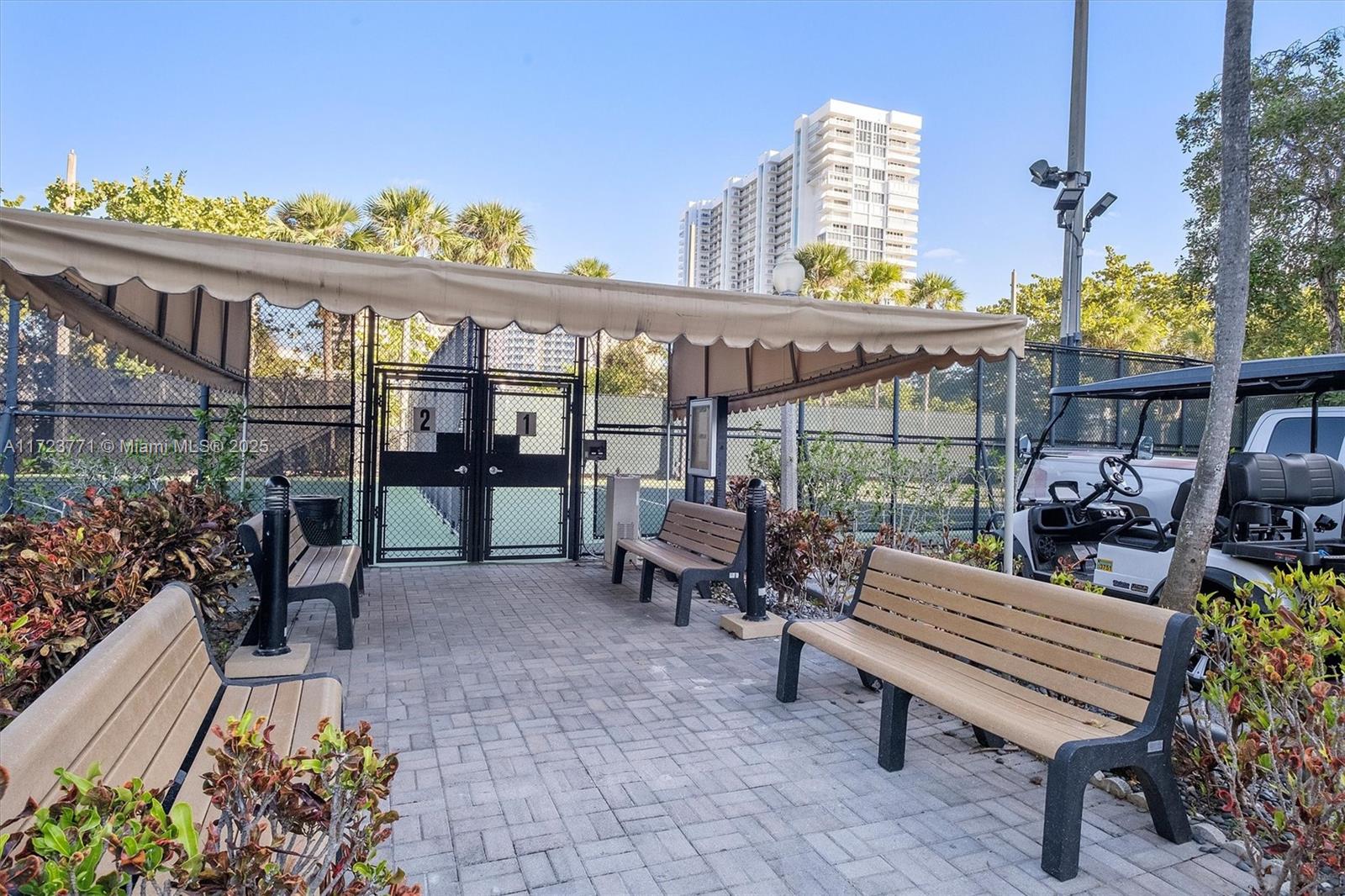 1111 Crandon Blvd # C906