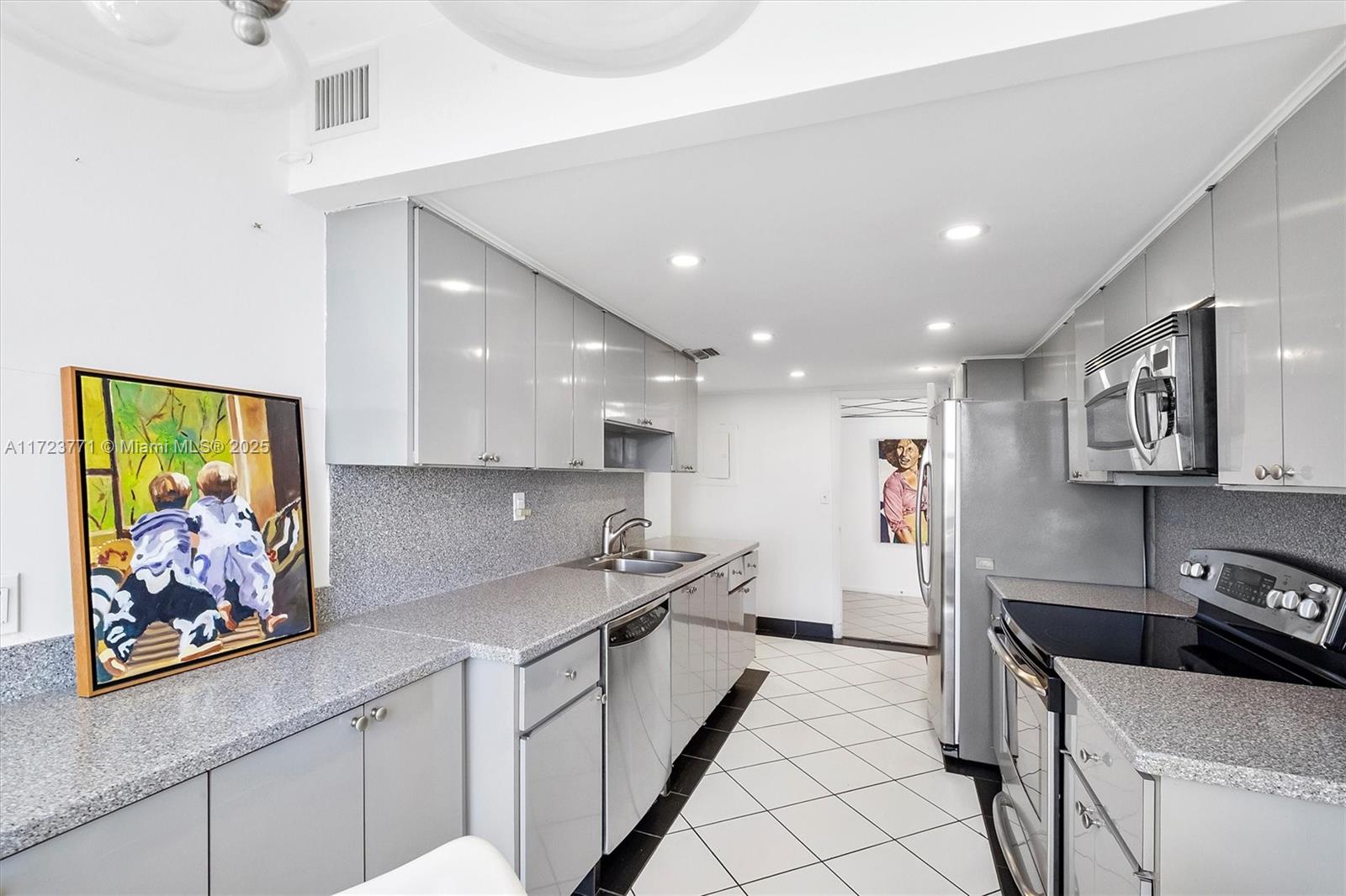 1111 Crandon Blvd # C906