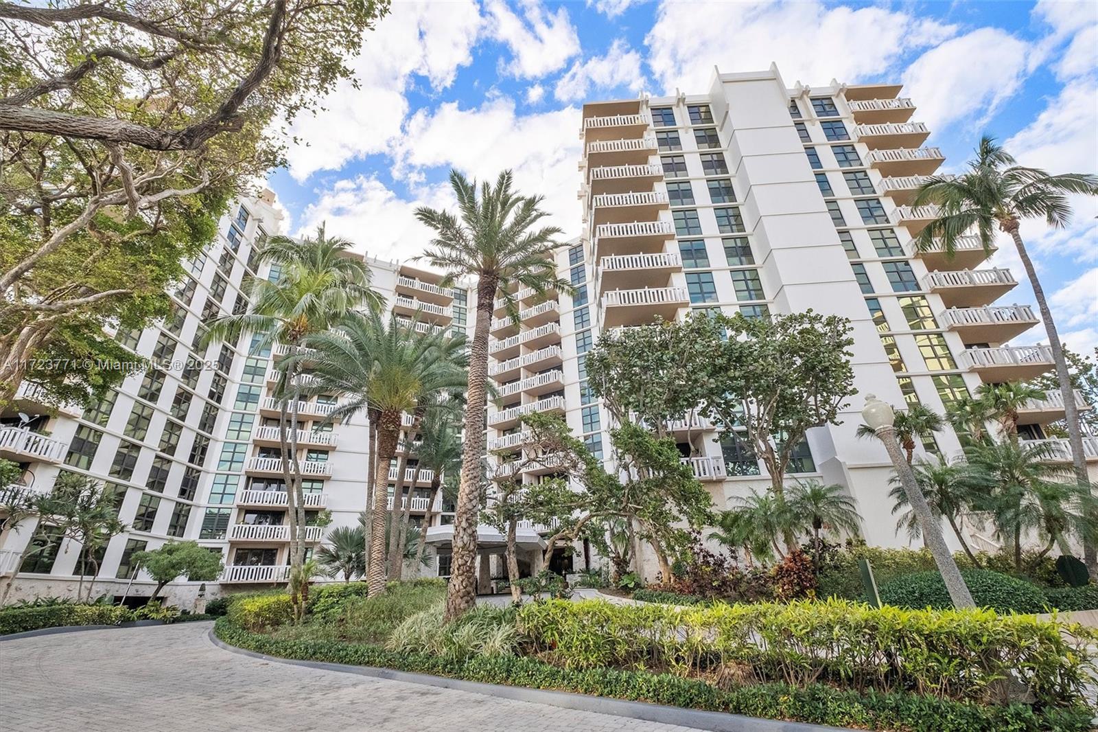 1111 Crandon Blvd # C906