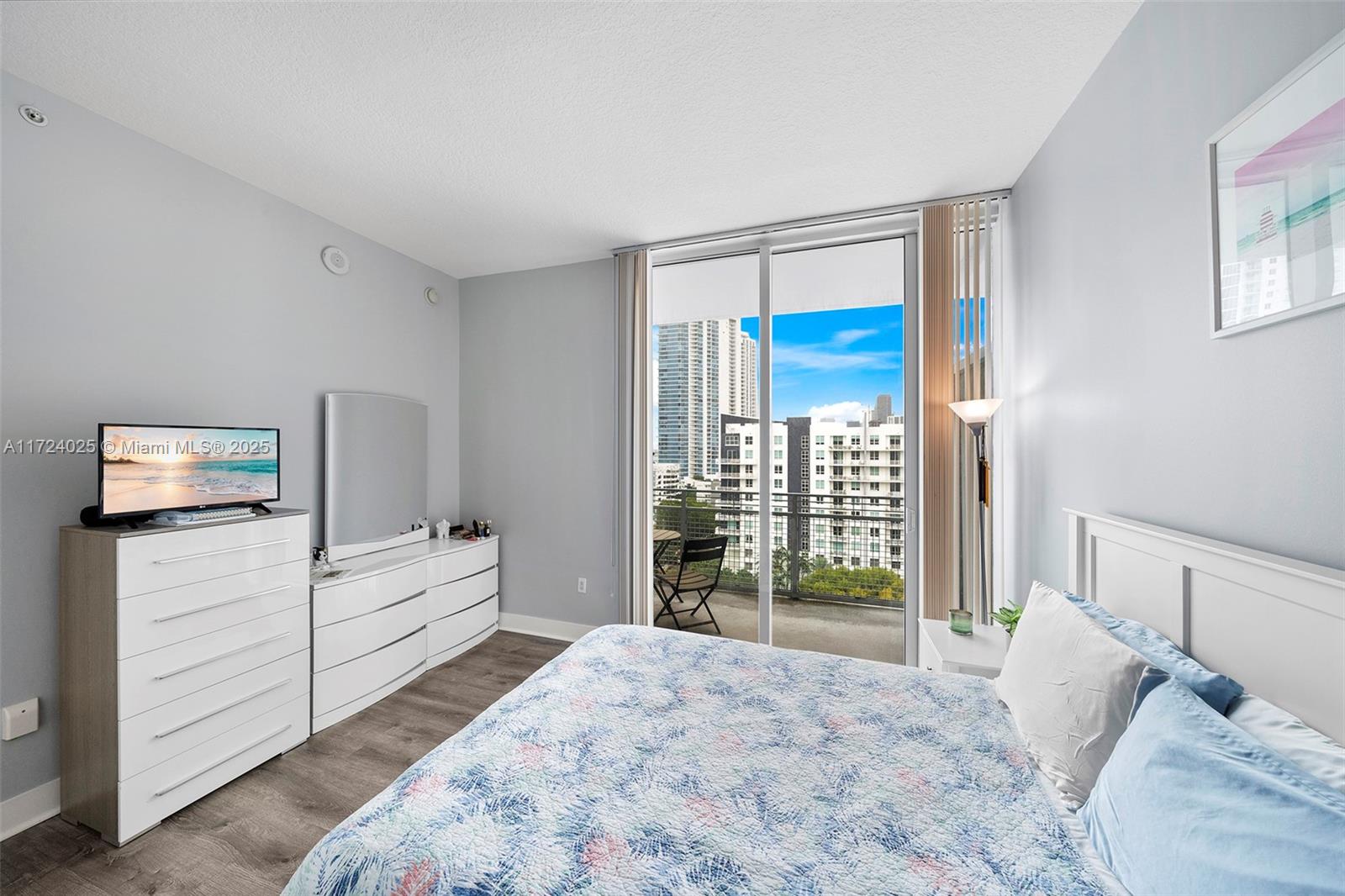 350 NE 24th St # 1104