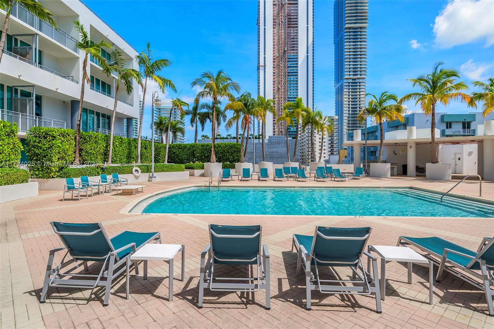 350 NE 24th St # 1104