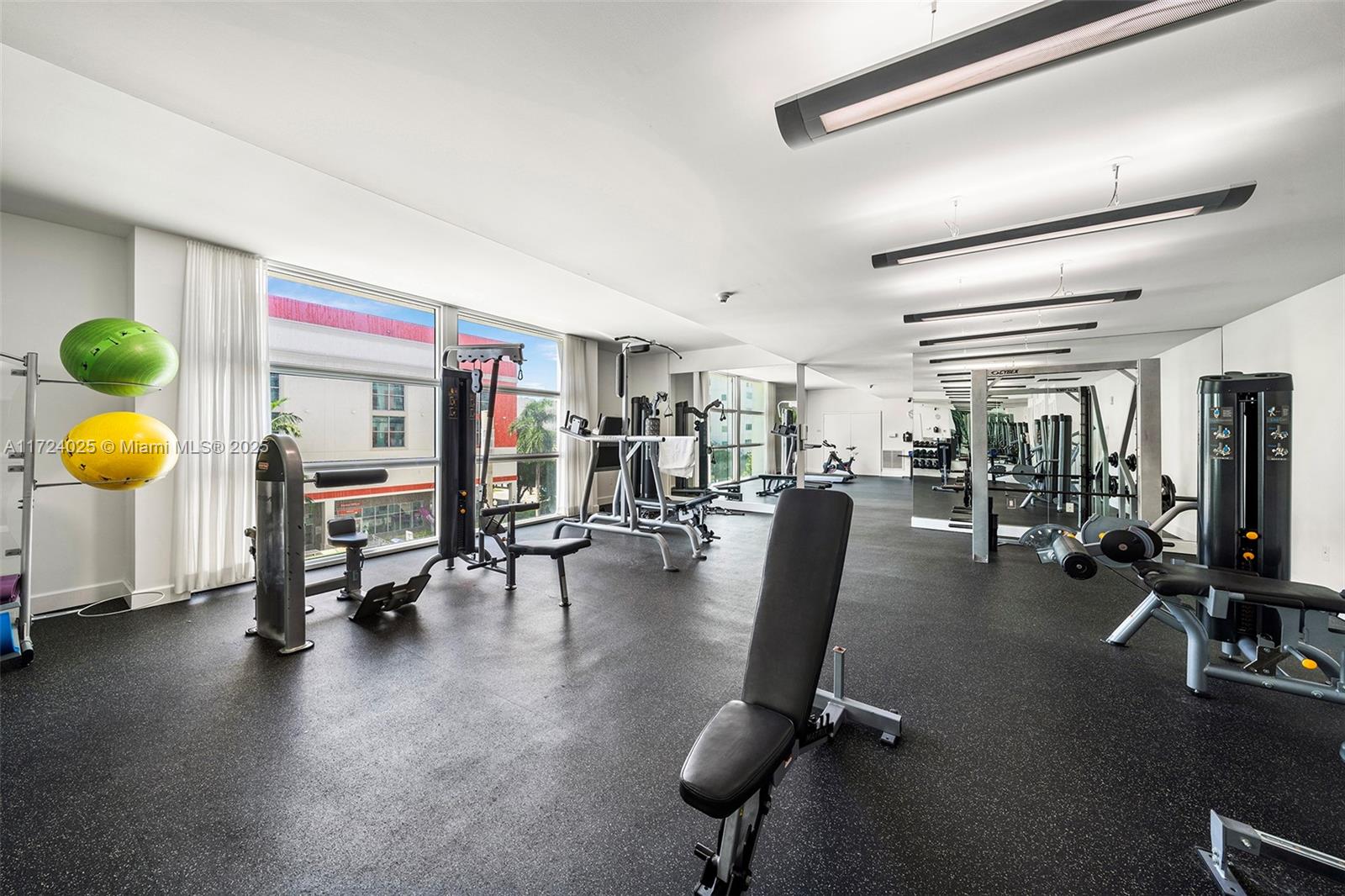 350 NE 24th St # 1104