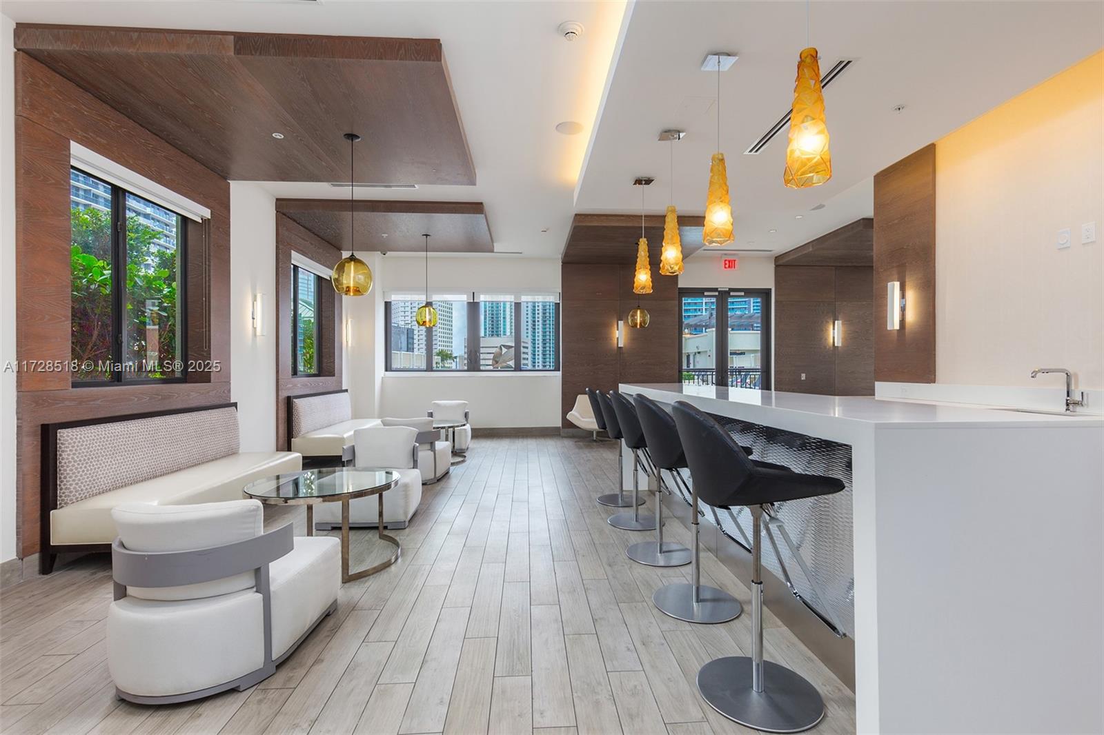 999 SW 1st Ave # 1405