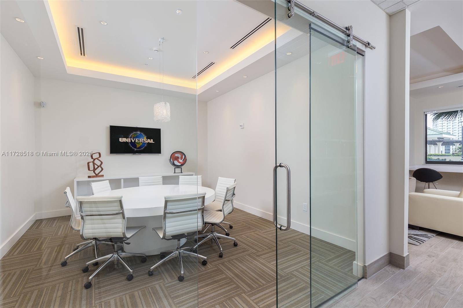 999 SW 1st Ave # 1405