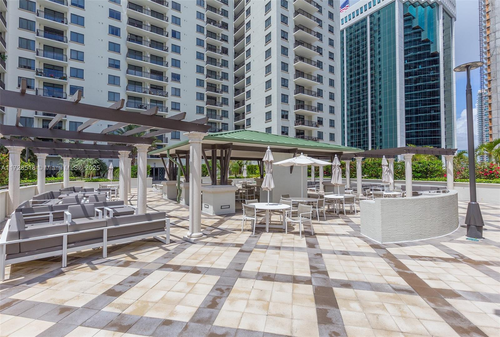 999 SW 1st Ave # 1405