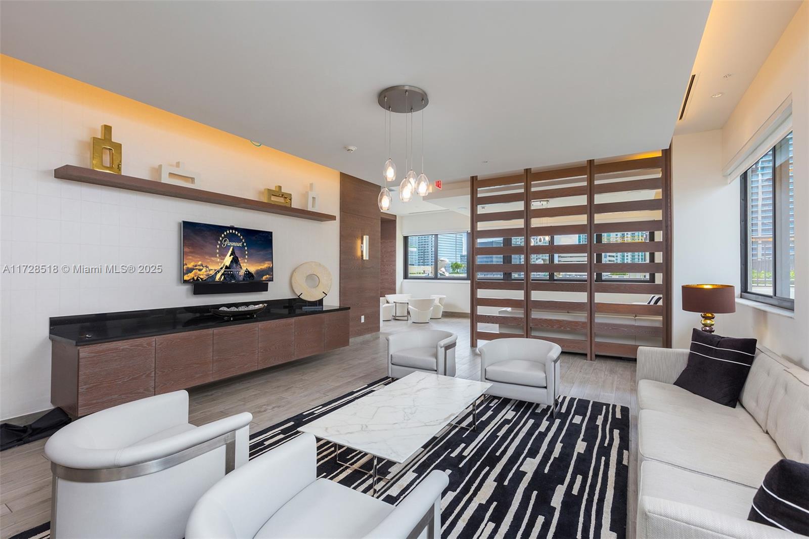 999 SW 1st Ave # 1405