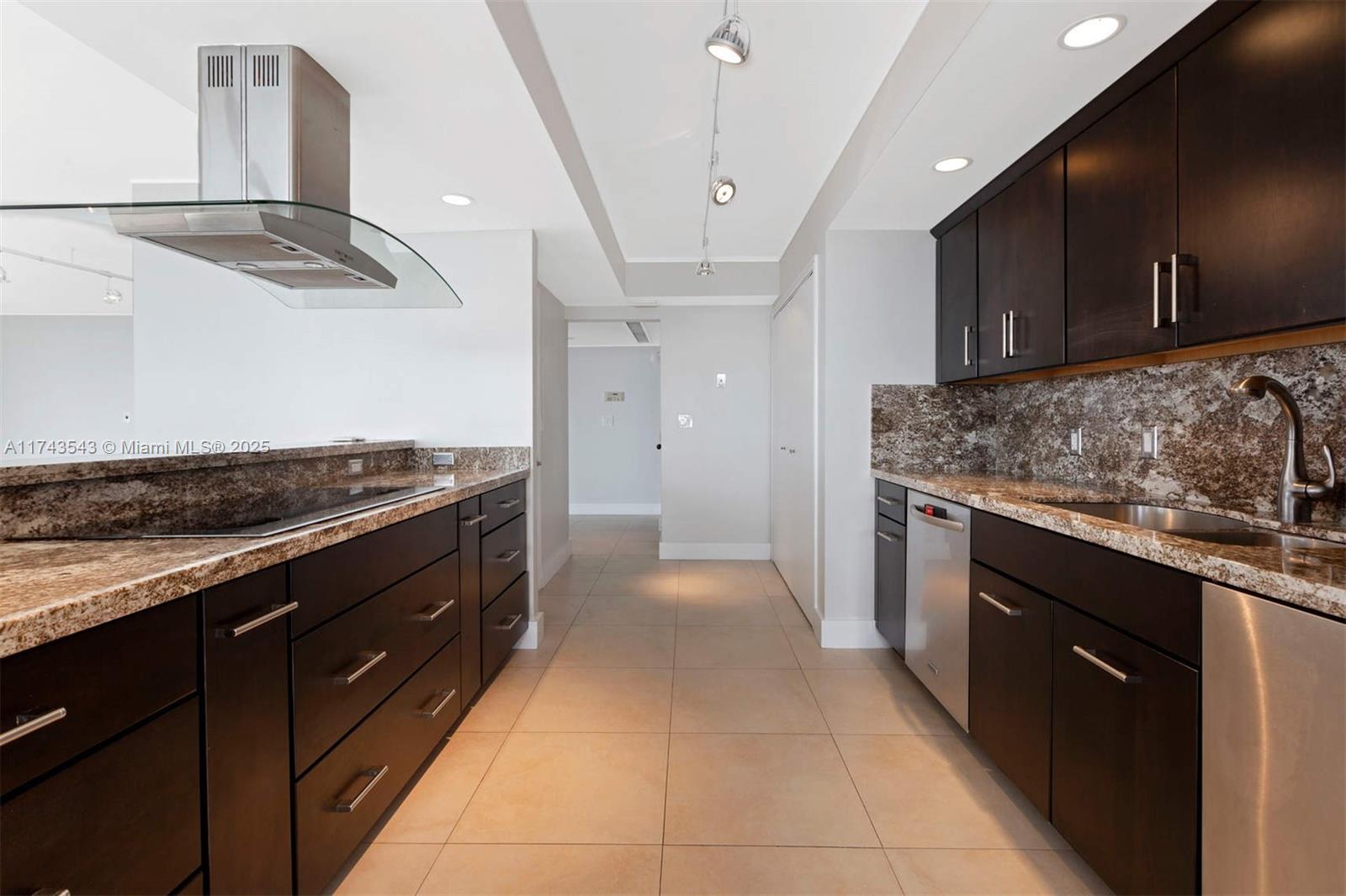 1 Grove Isle Dr # A602