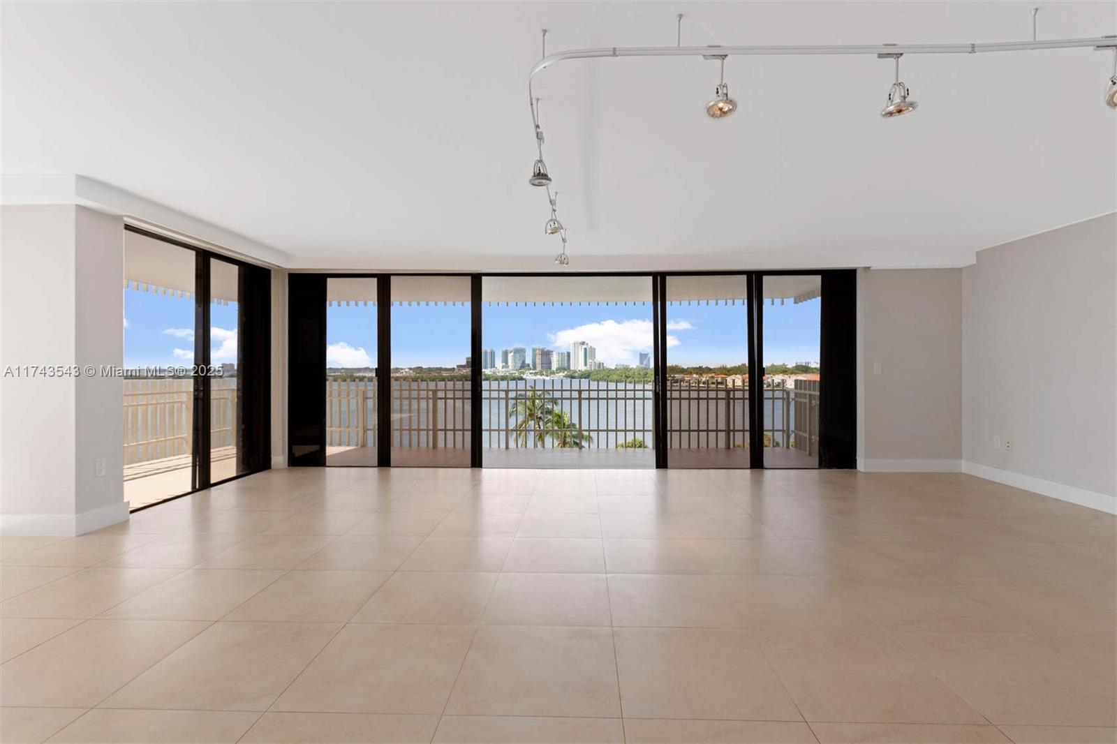 1 Grove Isle Dr # A602