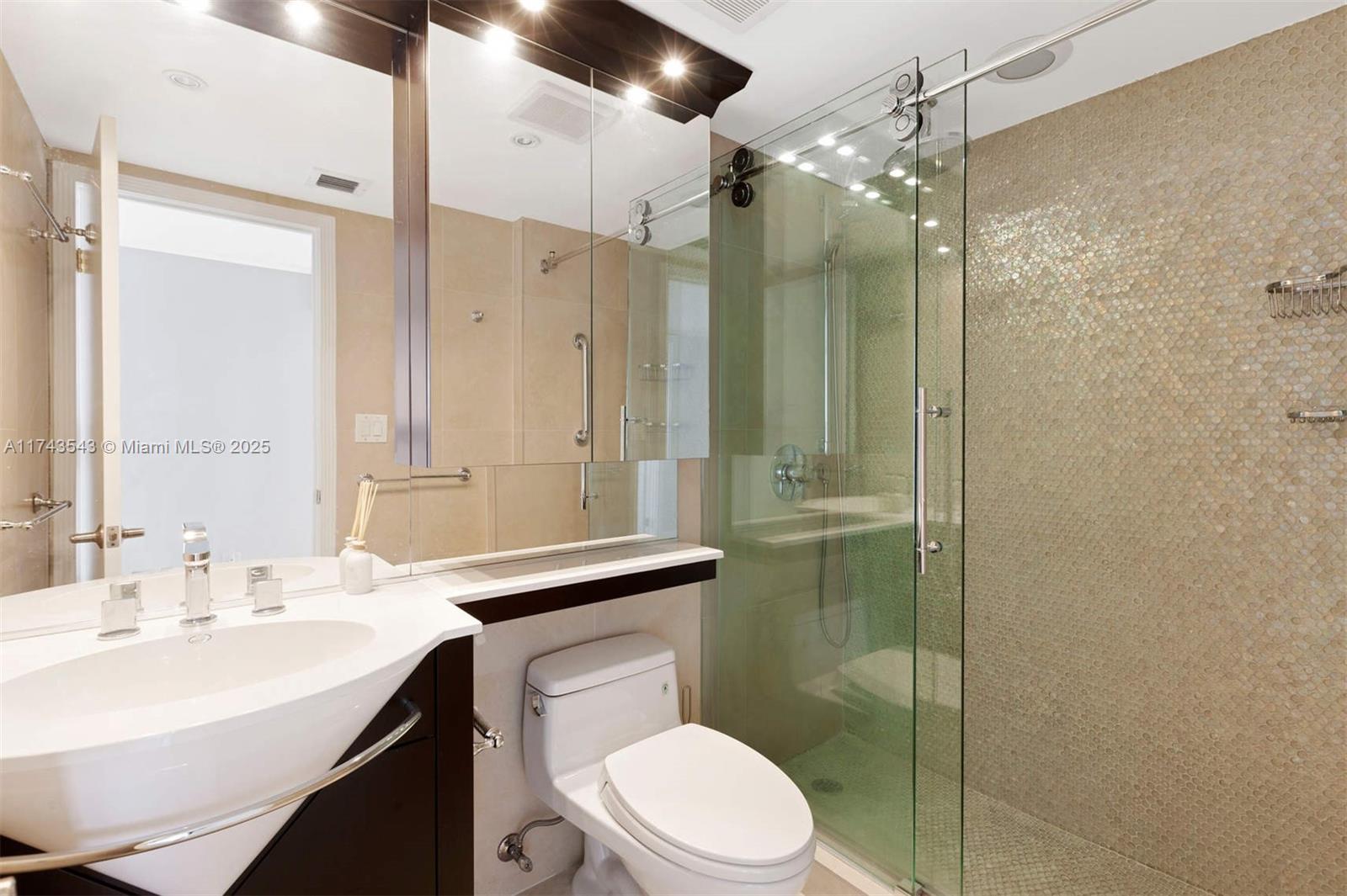 1 Grove Isle Dr # A602