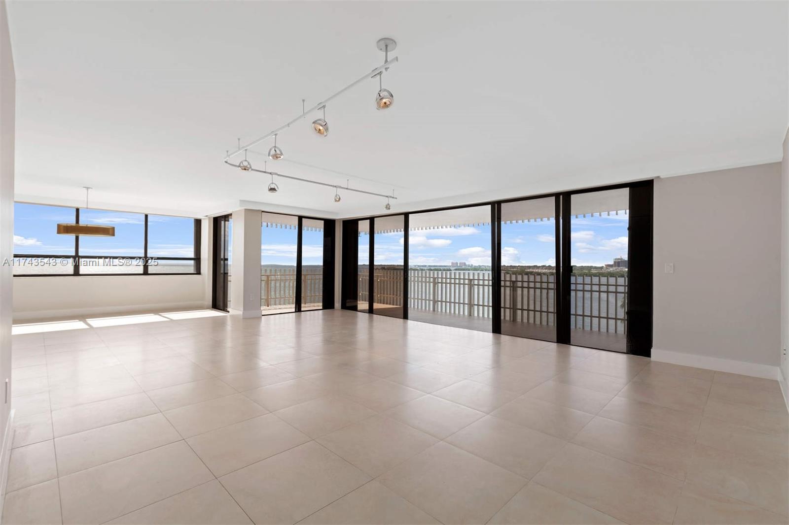 1 Grove Isle Dr # A602