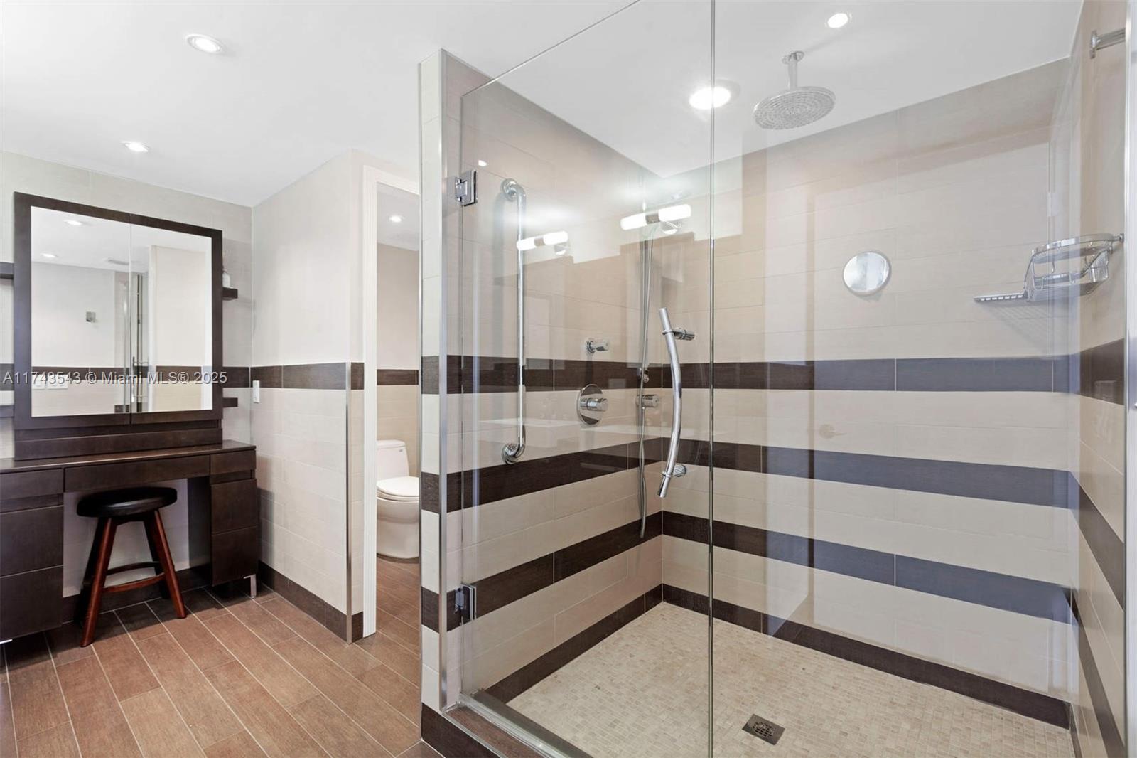 1 Grove Isle Dr # A602