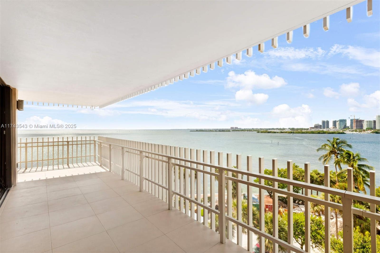 1 Grove Isle Dr # A602